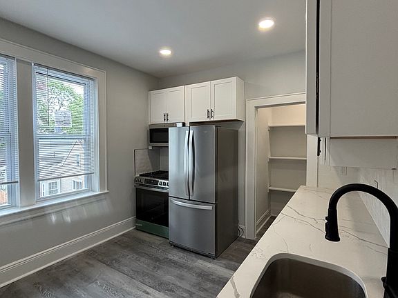 3rd image of 453 Boyden Ave APT 7