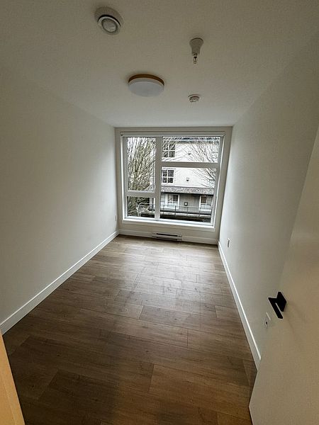 Surrey Apartment for rent - 1 Bedroom — photo 16