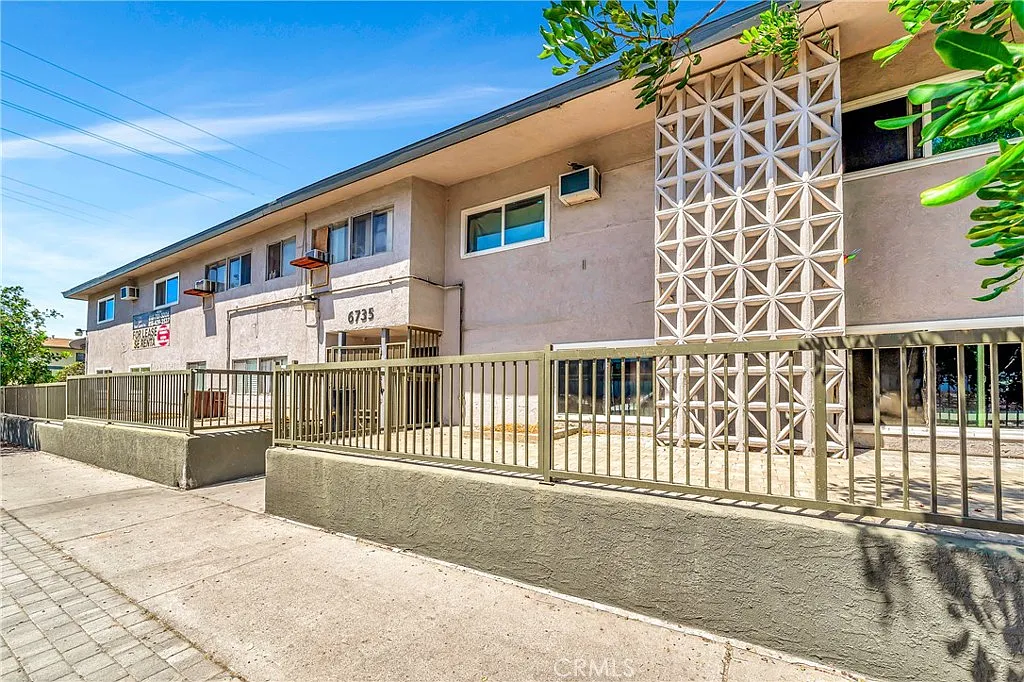 1 bed, 700 sqft, $1,800 — Photo 1