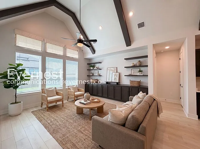 4 bed, 3.0 bath, 5998 sqft, $3,300 — Photo 2