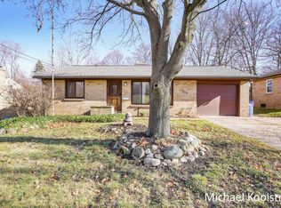 306 Mayfield Ave NE, Grand Rapids, MI 49503