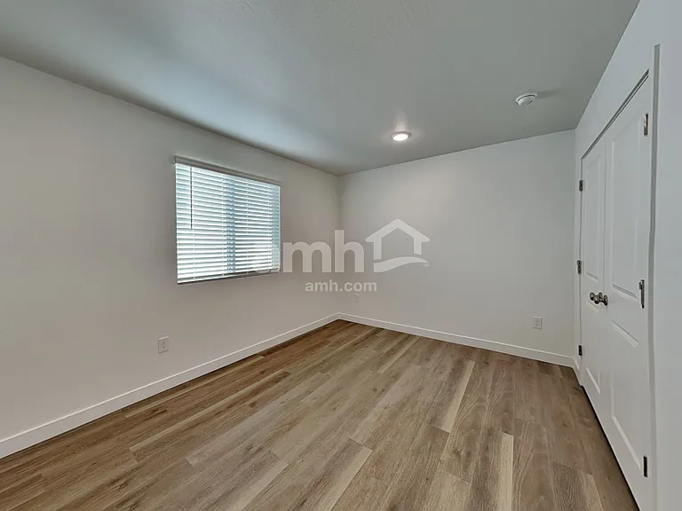 12611 W Flynn Ln — Photo 14