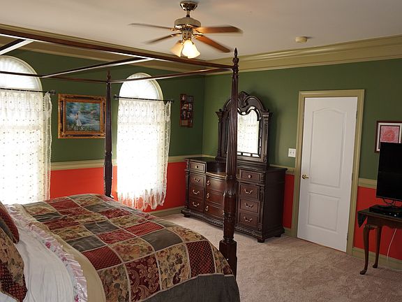2nd image of 40 Knotsanchor Ln