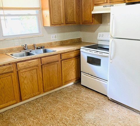 4th image of 1097 Seward Ave