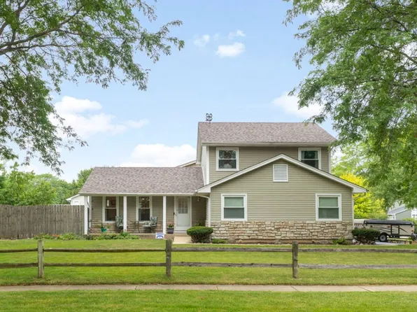300 Oakbrook Ct, Bartlett, IL 60103