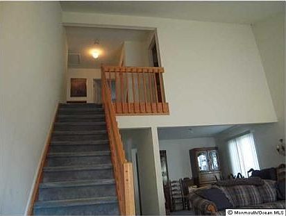 4th image of 154 Maine St