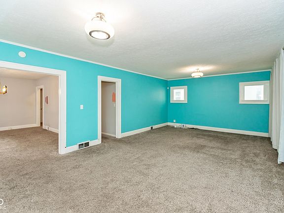 3rd image of 4048 N College Ave
