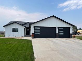 1416 Bozeman Ct, Spearfish, SD 57783