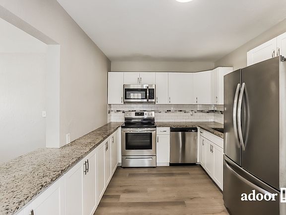 3rd image of 908 N Palm Dr