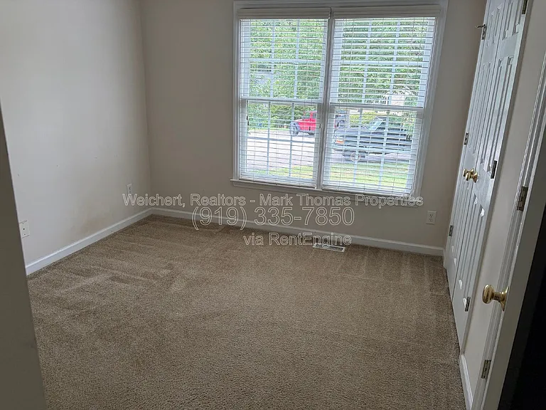 8005 Tobin Pl — Photo 2