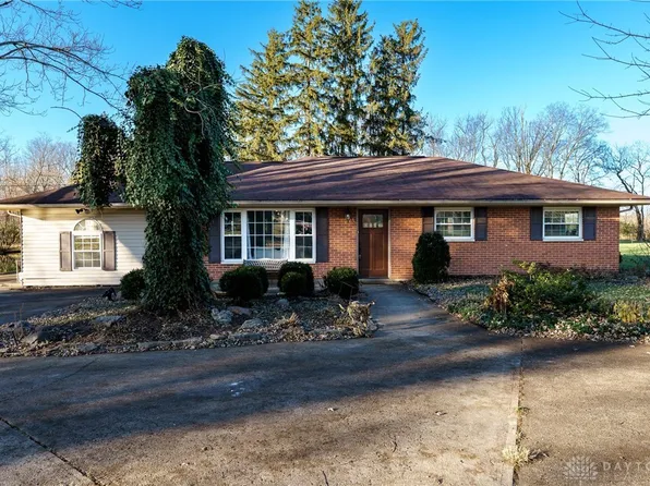 2830 Gerhardt Cir, Spring Valley, OH 45370