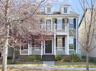 5550 NW Henwood St SW, Calgary, AB T3E 6Z3