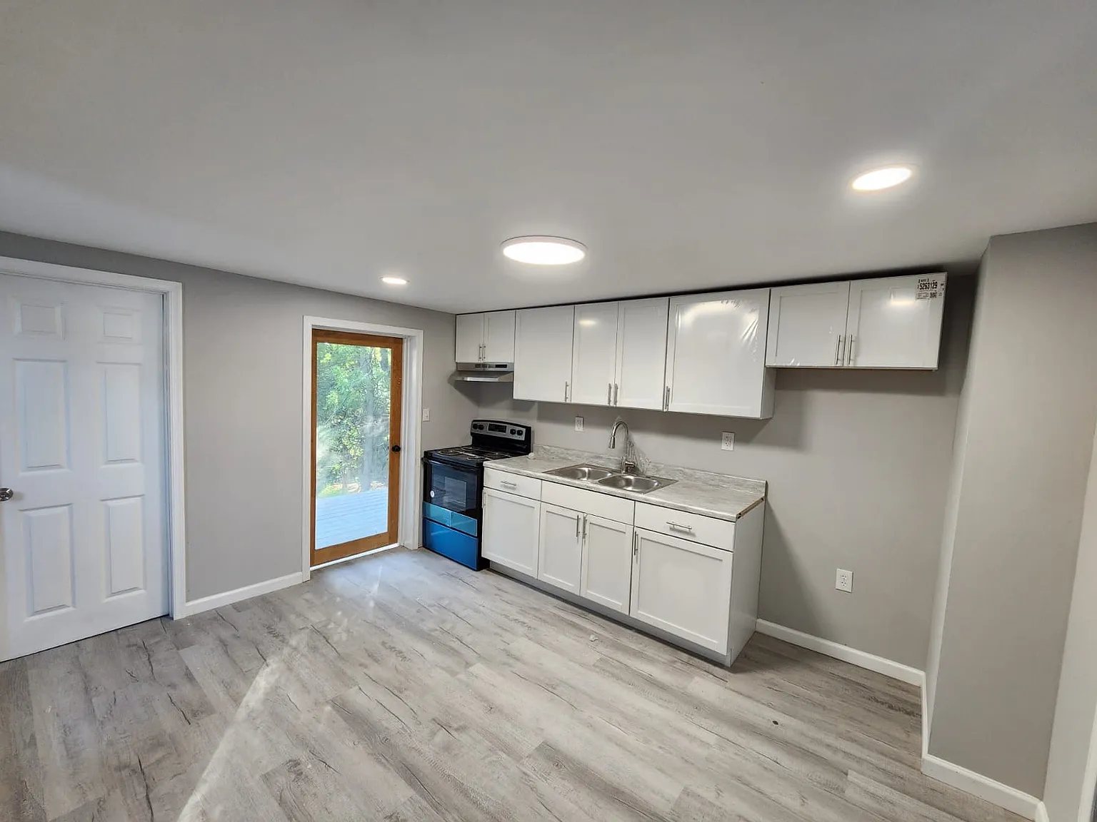 3 bed, 1.5 bath, 1100 sqft, $1,600 — Photo 1