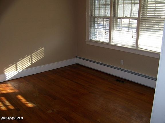 3rd image of 163 CHATHAM Street E