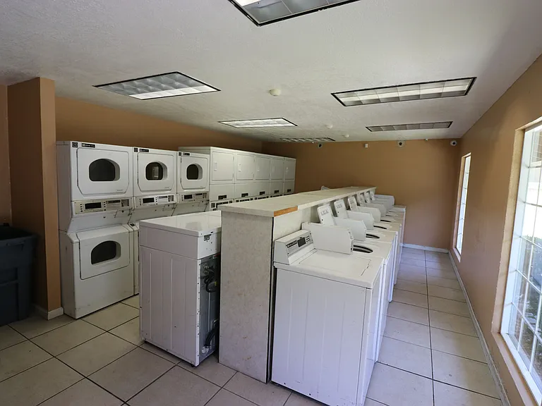 Mountain View Apartments — Photo 21
