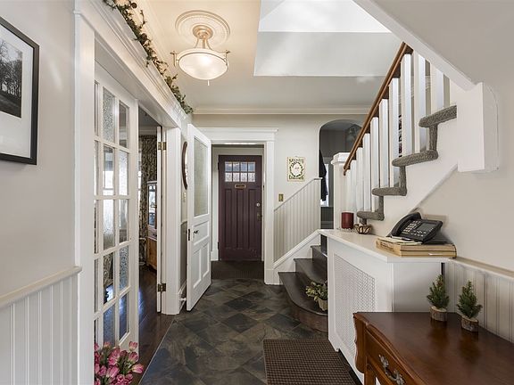2nd image of 1816 Garden St