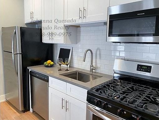 4th image of 2103-09 N Sedgwick St #1