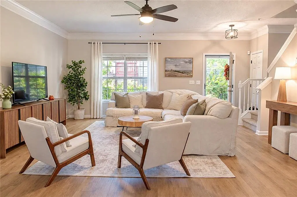 2 bed, 2.5 bath, 1804 sqft, $2,495 — Photo 2