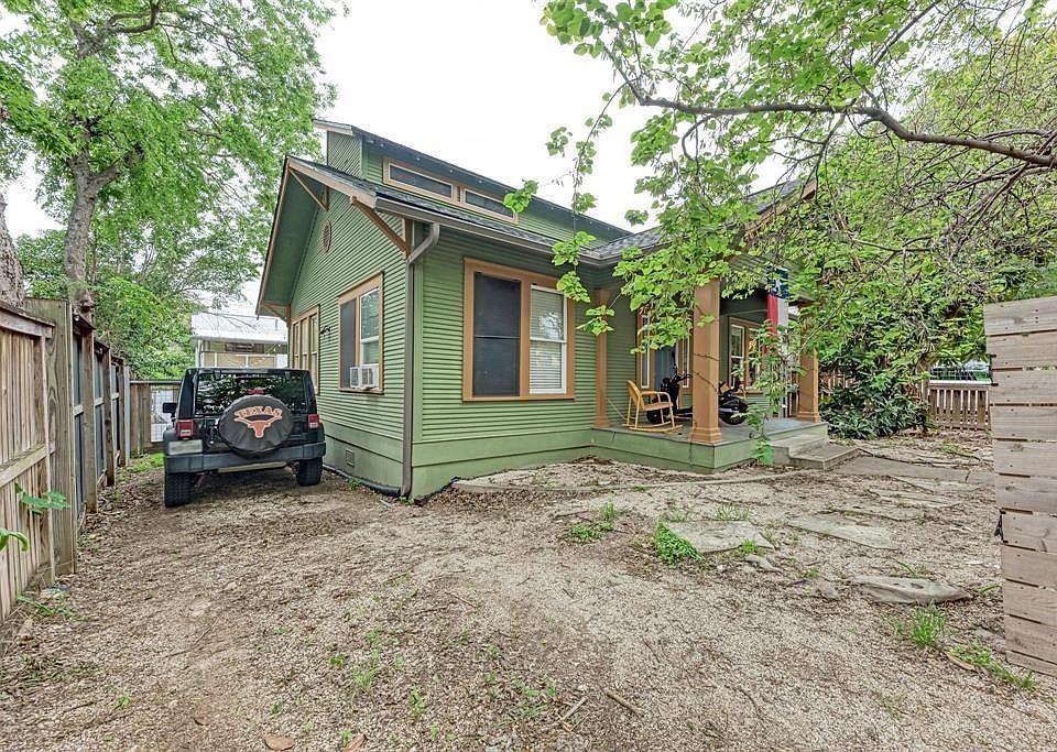 1st image of 2834 1/2 Salado St