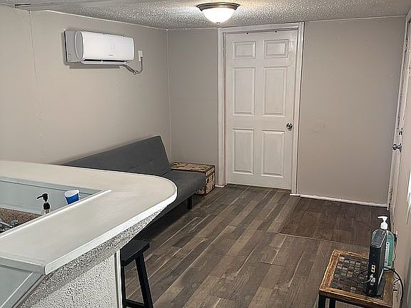 4th image of 16638 Meadowcroft