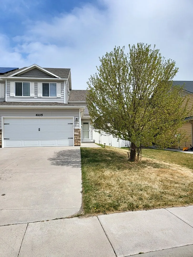 3 Bedroom 2.5 Bath Townhome in Saddle Ridge — Photo 1
