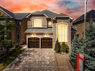 15 Oakhaven Rd, Brampton, ON L6P 2Y3