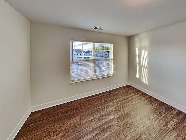 5828 Zurich Rd — Photo 21