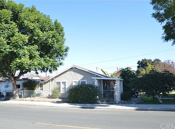 4th image of 9537 Garibaldi Ave