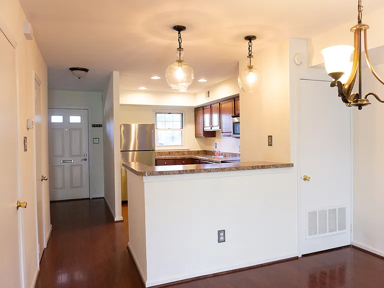 37 Winston Ct #37 — Photo 4