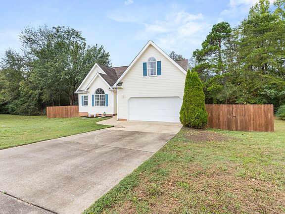 3rd image of 300 Eagle Landing Dr