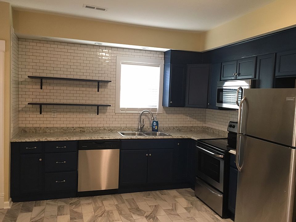 2nd image of 507 SE C St