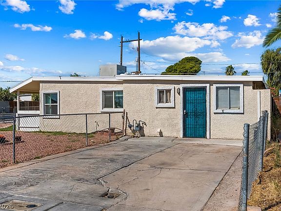 5th image of 2217 E Oakey Blvd