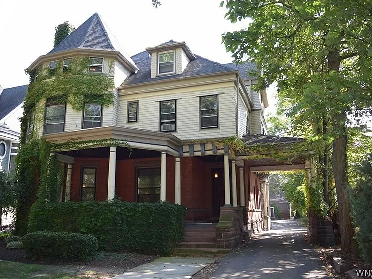 721 W Ferry St #7 — Photo 1