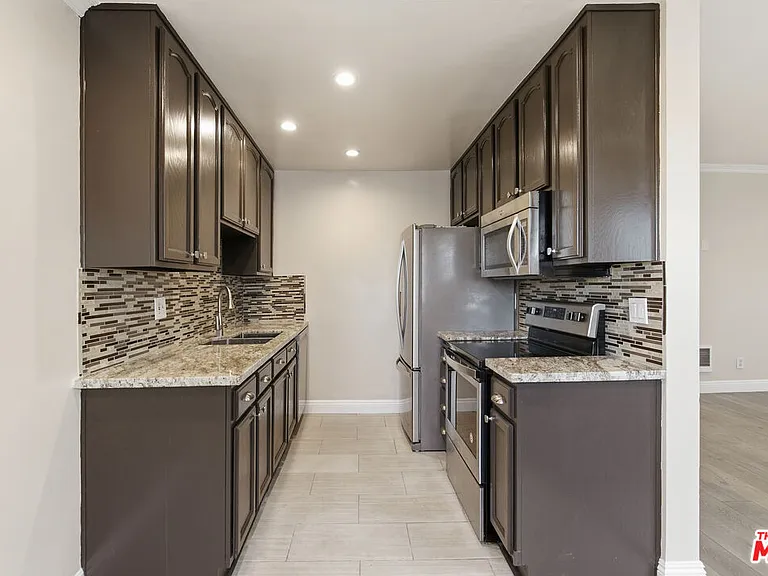 8710 Belford Ave #207B — Photo 5