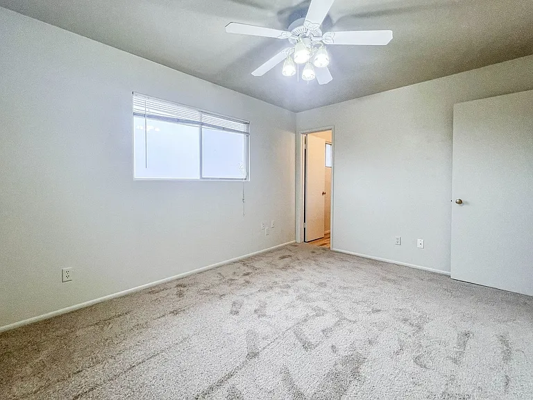 550 Eastwood Pl — Photo 9