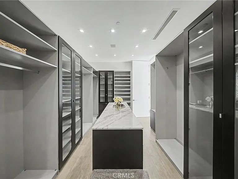 9459 Beverly Crest Dr — Photo 33