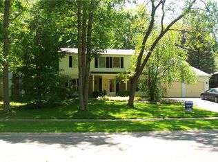 317 Orchard Creek Ln, Rochester, NY 14612