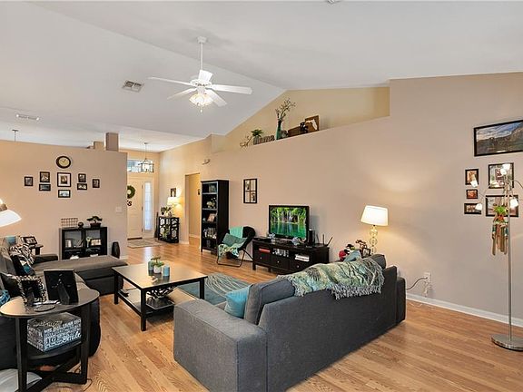 4th image of 833 Haven Oak Ct