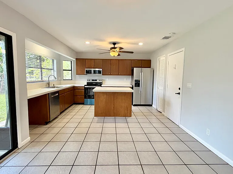 6048 Garrett St — Photo 17