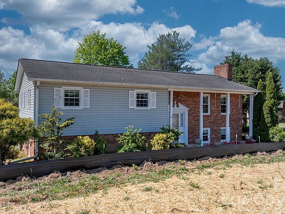 4th image of 65 Pinewood Rd