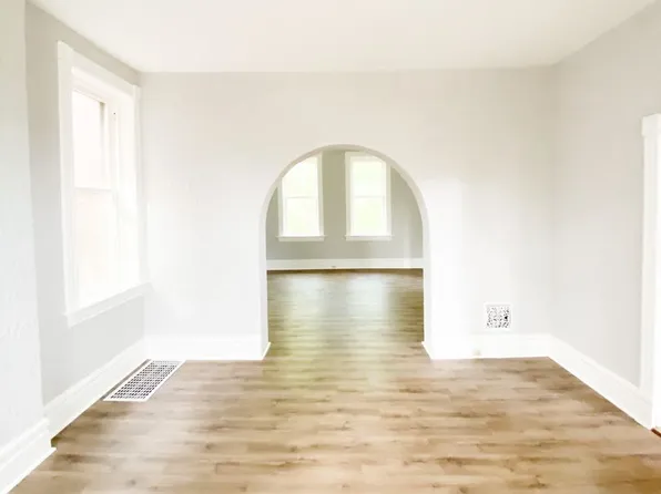 4450 Pennsylvania Ave, Saint Louis, MO 63111