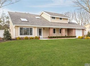 998 Old Medford Ave, Farmingville, NY 11738