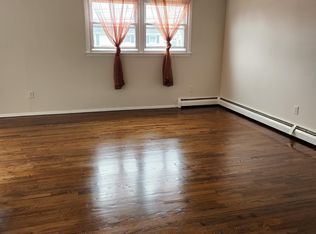 25 Oakley Ave, Massapequa, NY 11758