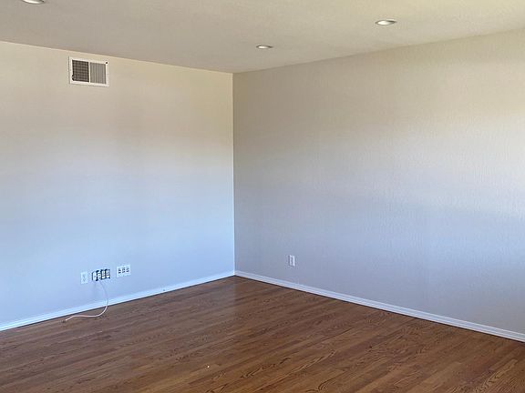 3rd image of 3406 Forbes Ave