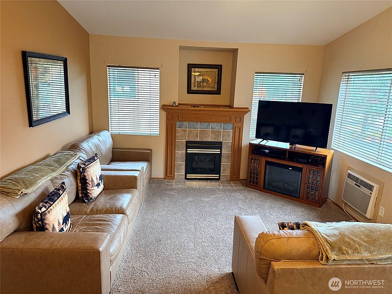 5th image of 525 Alpine Place #G3