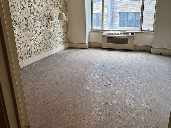 2nd image of 150 Central Park S #1210
