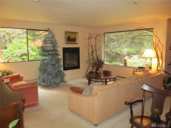 3rd image of 285 Carefree Ln