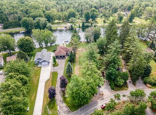 1705 Peninsula Point Rd, Severn, ON P0E 1N0