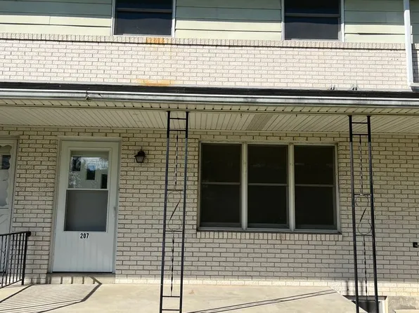 207 S Beech St, Fleetwood, PA 19522