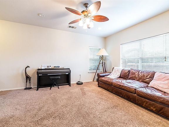 5th image of 3164 Tarrant Ln